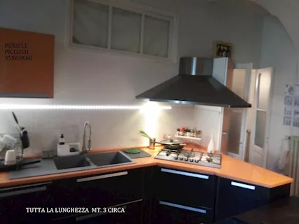 Cucina Completa di elettrodomestici e tavolo - Foto 3