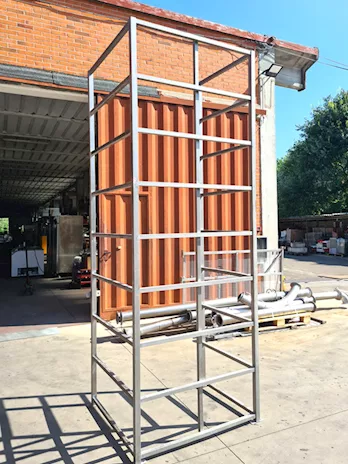 Gabbia verticale di protezione usata