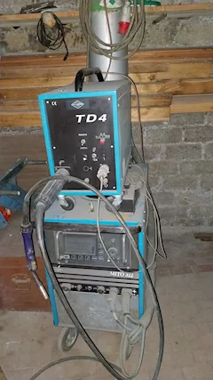 Saldatrice a Filo MITO 322 TD4 con Carrello