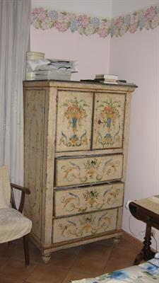 Credenzina in abete primi 800 - Anteprima 1