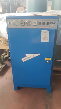 Compressore 1000 l a vite con 2 essiccatori