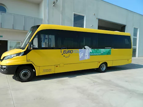 Scuolabus Euro 6 da 40 a 54 pax Iveco, cambio automatico - Anteprima 3