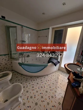 Lecce semi - indipendente con giardino di 1600 MQ