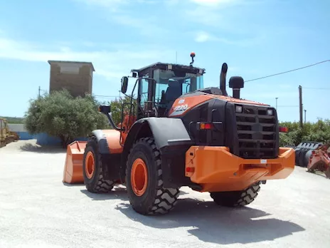 Pala gommata Hitachi ZW220-6 Anno 2019 Ore 10000, tipo Cummins - Anteprima 10