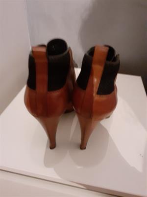 Stivaletti Tod's, colore cognac, in buone condizioni - Foto 2