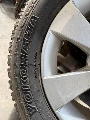 Cerchi e gomme ad Nissan Terrano 3.0 L 235/65R17 108H