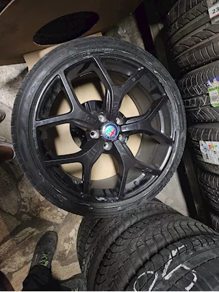 4 Cerchi in lega originali Alfa 19'' + 4 pneumatici runflat, in buone condizioni - Foto 3
