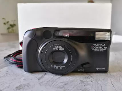 Fotocamera analogica Yashica Zoomtec 70