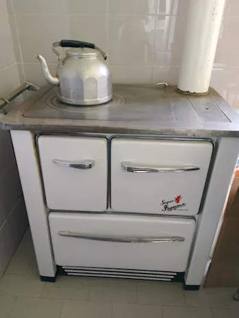 Stufa a legna, cucina