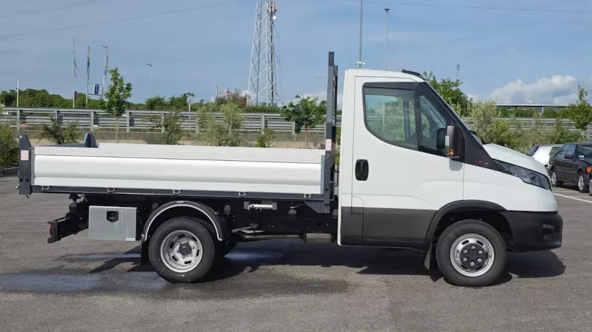 Foto 3Iveco Daily 35C18 passo 3000, cilindrata 3000, 180 CV, casso, cassone ribaltabile