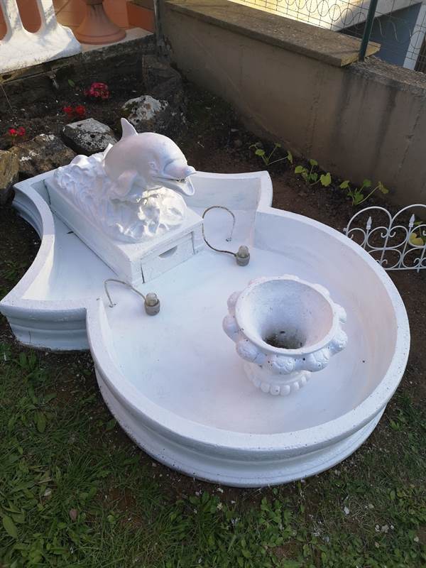 Fontana a delfino
