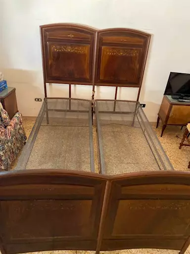 Letto stile Liberty fine 800, in ferro battuto e madreperla