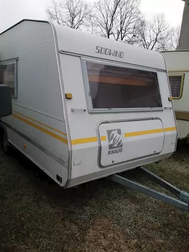 CARAVAN KNAUS SudWind dinette a U e letti castello