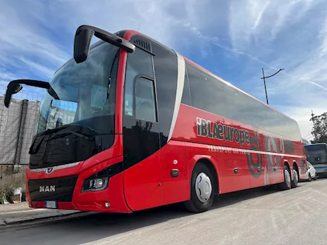 Man Lion's Coach 14m