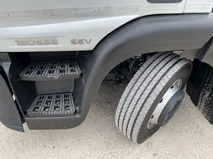 Iveco Eurocargo 120E22 scarrabile nuovo 12 ton, marca MEC - Foto 5