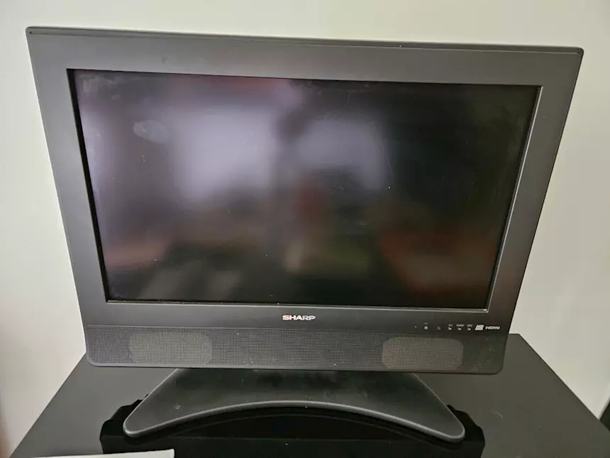 TV SHARP LCD 26'', tipo identificante, colore nero