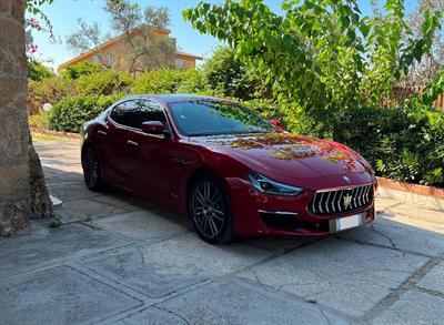 Noleggio Maserati Ghibli Granlusso Zegna Edition - NCC