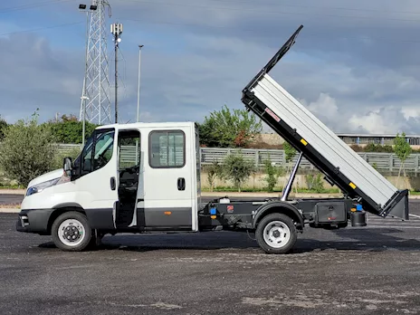 Iveco Daily 35C16 Doppia cabina ribaltabile trilaterale km 0