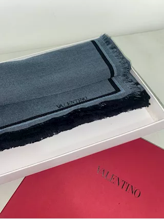 Sciarpa Valentino Garavani nuova originale