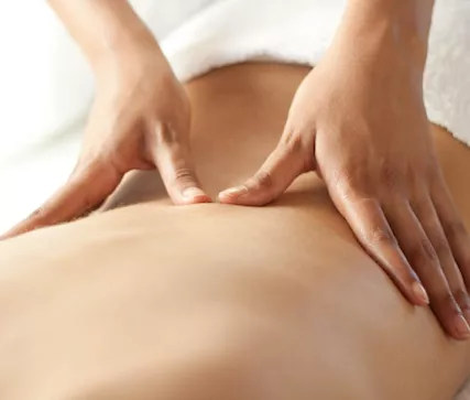Massaggi rilassanti, decontratturanti e