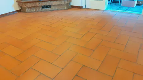 Trattamento levigatura pavimenti in cotto