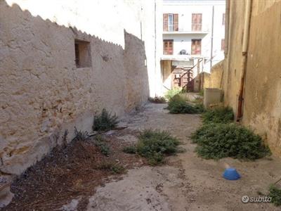 Castelvetrano casa ind 5 vani cortile priva - Foto 5