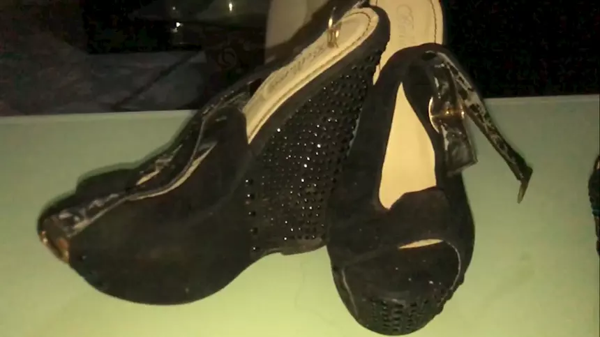 Foto 3Scarpe con zeppa, color nero, in ottime condizioni
