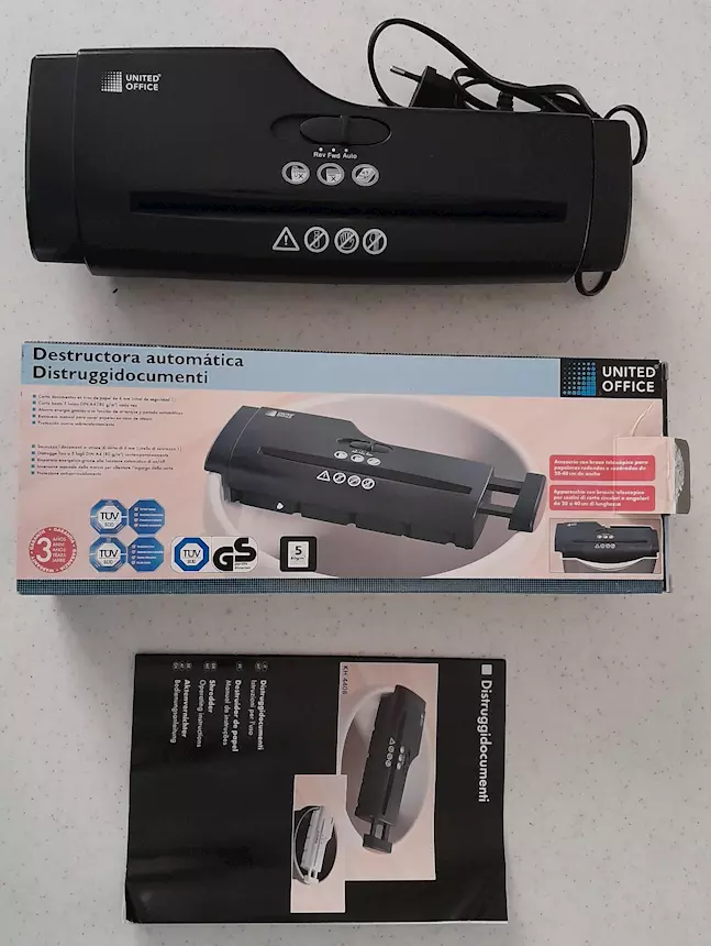 Distruggidocumenti tagliacarte per casa, ufficio, marca UNITED OFFICE
