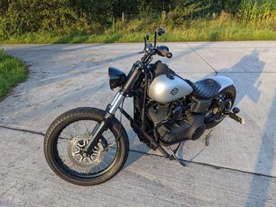 Harley-Davidson Dyna Street Bob - Foto 4