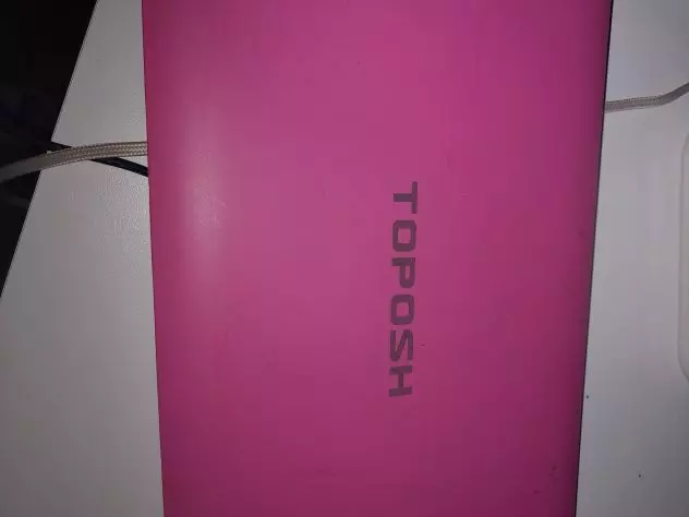 2 notebook uno nero e uno rosa