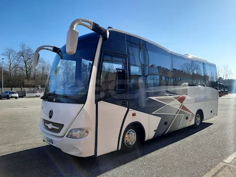 Mercedes-Benz MB1022