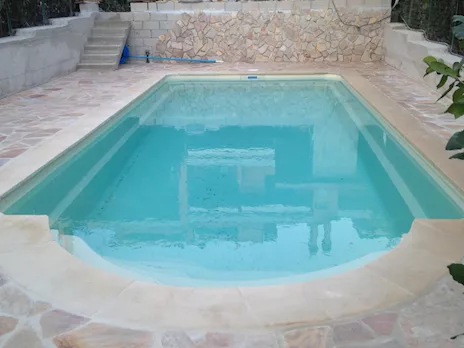 PISCINA IN VETRORESINA MODELLO CASSIA 8