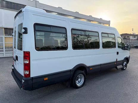 Minibus Daily 21 posti Marca Iveco Anno 2007 Km 0, cambio manuale - Anteprima 2