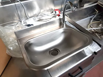Lavandini inox con leva al ginocchio a prezzo speciale