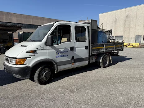 Autocarro ribaltabile Iveco Daily (35C11A)