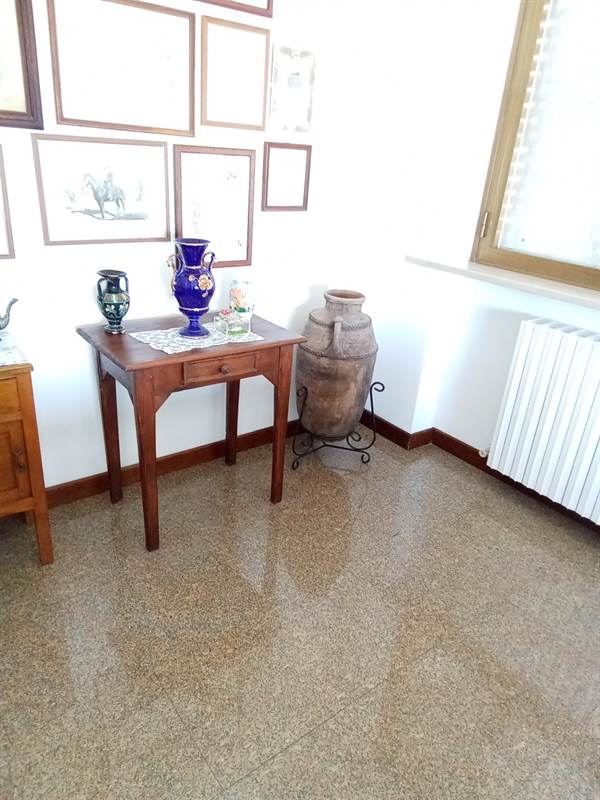 Anfora Vasi decorati, in ottime condizioni - Foto 2