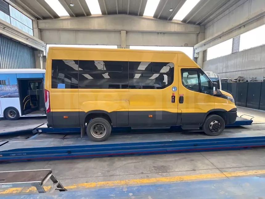 Foto 9Iveco Daily, 2019, 19 posti, Euro 6 Km 87972, cambio: manuale