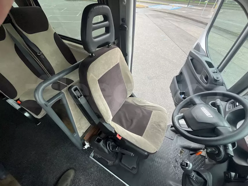Foto 4Iveco Daily, 2015, 21 posti, Euro 6, km 672.623, cambio: manuale