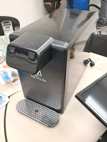 Erogatore di acqua da banco usato