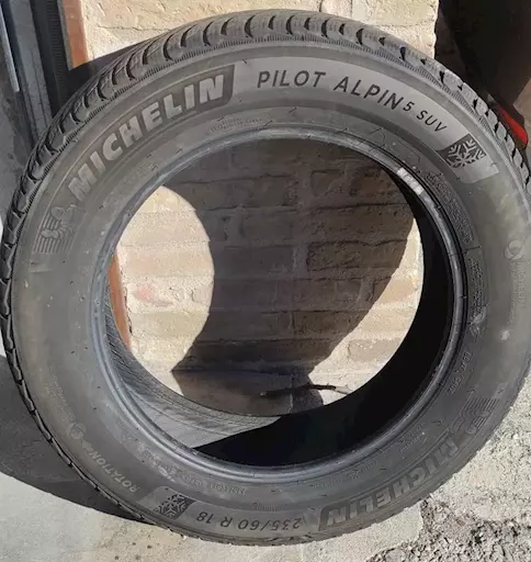 Gomme invernali Michelin alpine 5 SUV 235/60/18