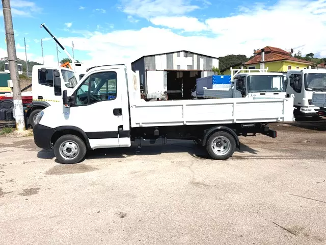 Camion Marca Iveco Daily 35C12 ribaltabile Anno 2009 Km 206700