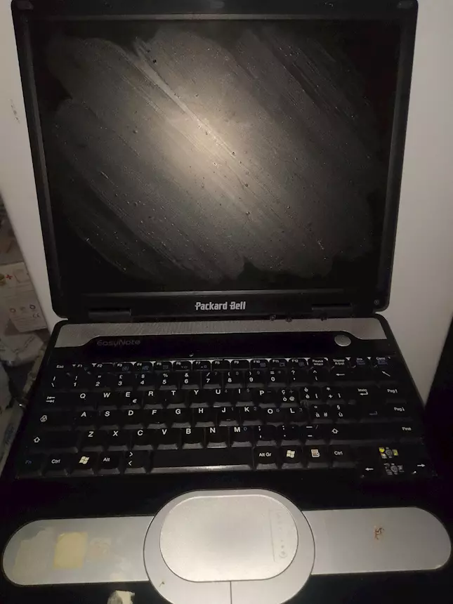 Foto 3Notebook portatile Packard Bell usato