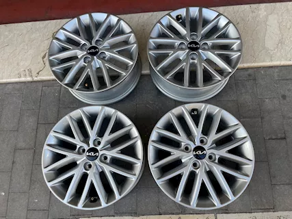 Kia Rio Cerchi in lega originali 15 pollici (permuta nuova)