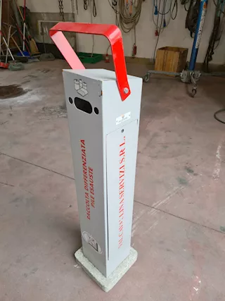 Bidoncino per batterie scariche usata