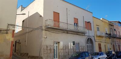 Marsala Casa Ind P.1 di MQ 250 con Veranda e 2 Vani 2 Piano