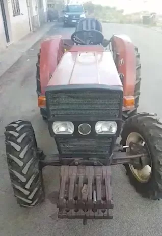 Trattore New Holland 35 66 usato