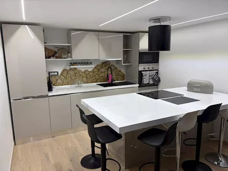Cucina completa di elettrodomestici