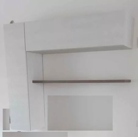 Sala moderna pensili per fare parete attrezzata composta da