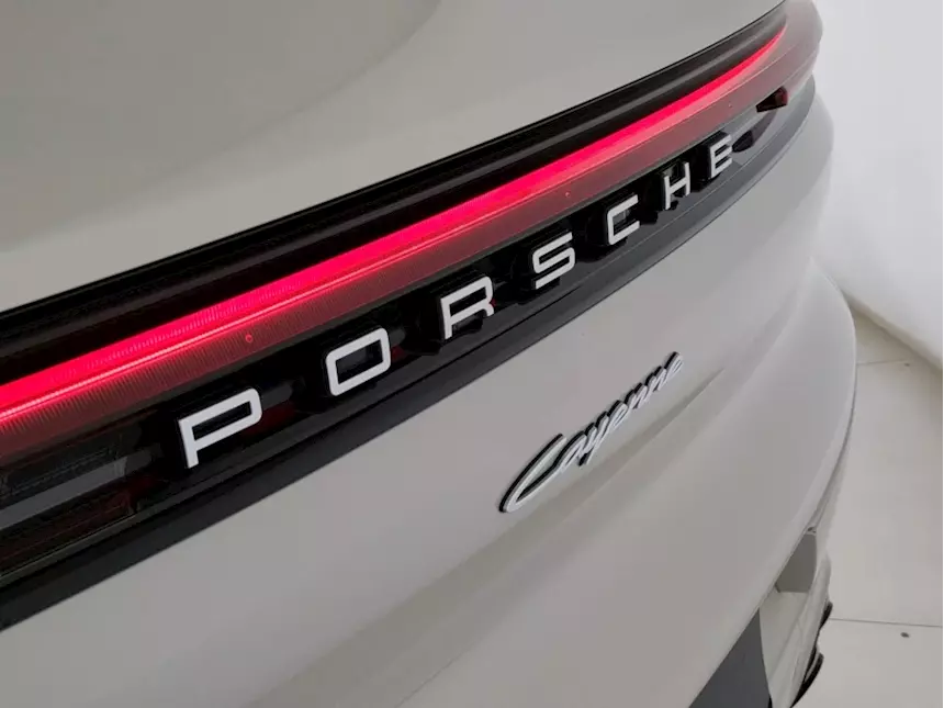 Porsche Cayenne 3.0 e - Hybrid Tiptronic Anno 2024 Km 30052, colore Beige - Foto 8