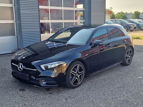 2020 Mercedes-Benz A 180 Edizione LED clima navi keyless-go Km 62000 - Anteprima 1